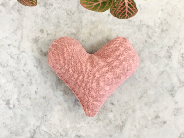 Cat and kitten heart toy with organic catnip and organic cotton fabric. It would be a cute Valentine's cat gift! 