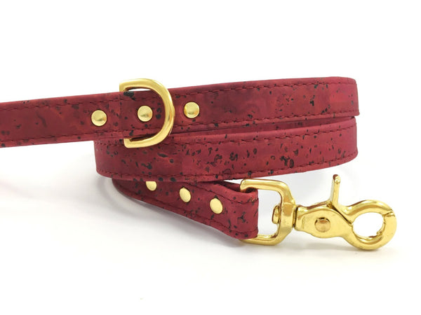 Cork dog lead / dog leash in unique burgundy vegan cork leather, faux leather burgundy dog lead / leash, made by Noggins & Binkles in the UK