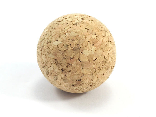 Luxury cat balls toys in natural and eco friendly cork, great as an activity toy for cats