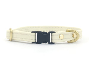White silicone puppy collar for small puppies and miniature dogs, waterproof and scratchproof. 