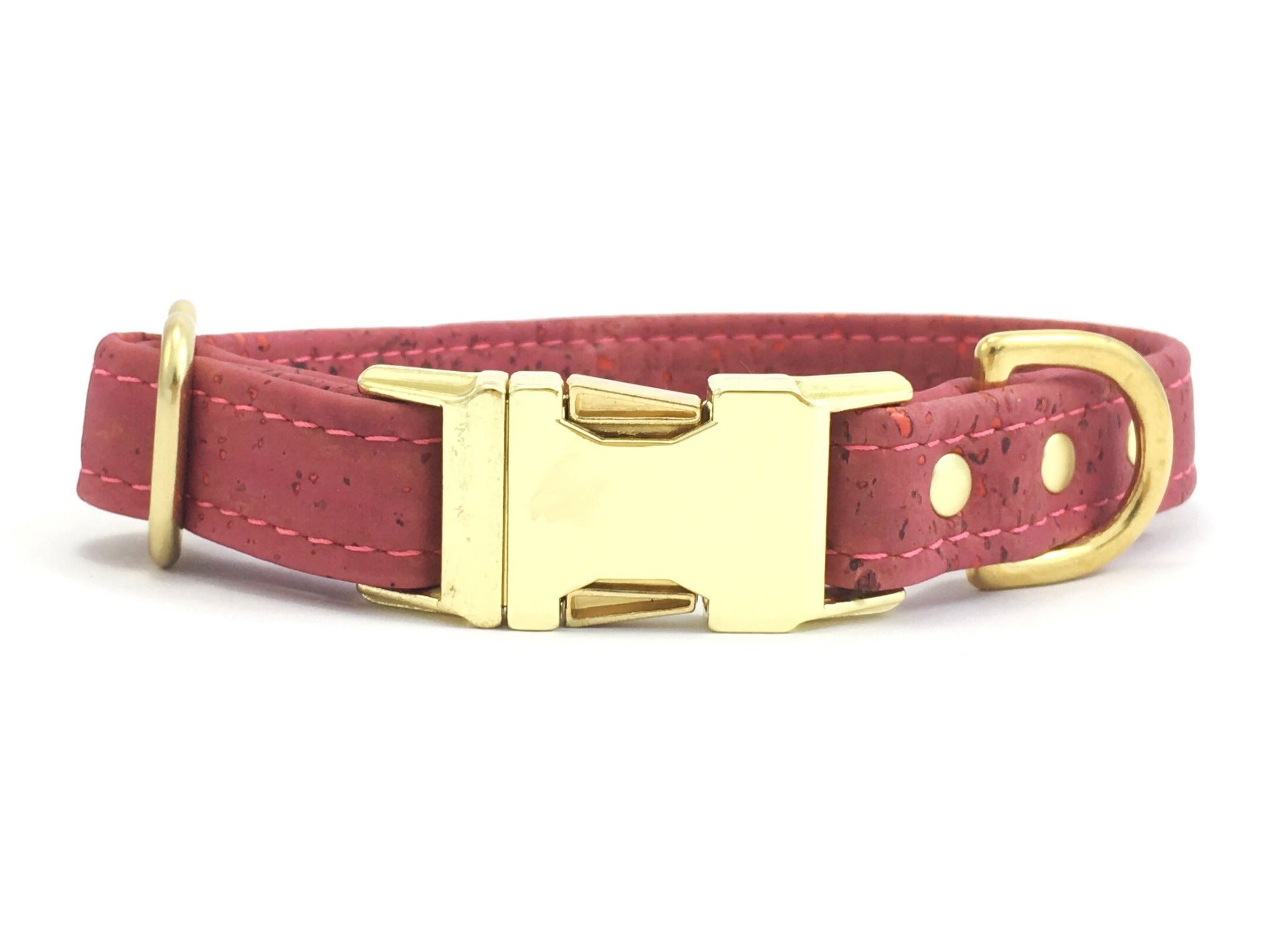 Pink dog collar in vegan cork leather with a luxury brass quick release buckle
